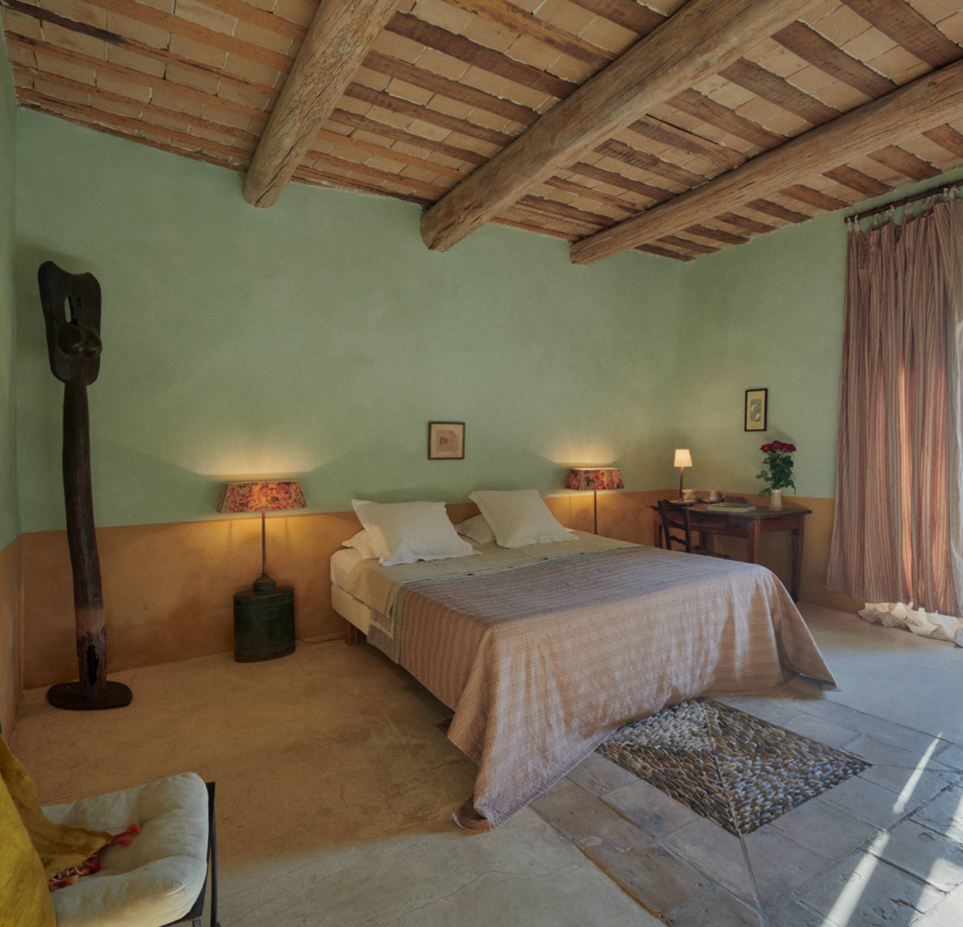 chambre avec poutres maison en pierres chambre avec poutres maison en pierres
