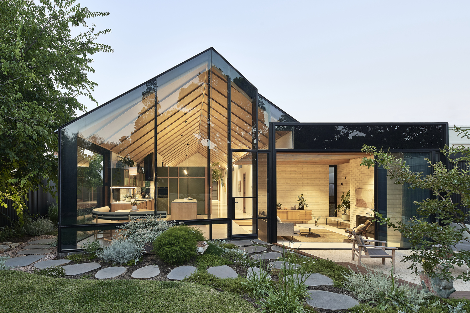 maison architecte façade verre décoration design 
