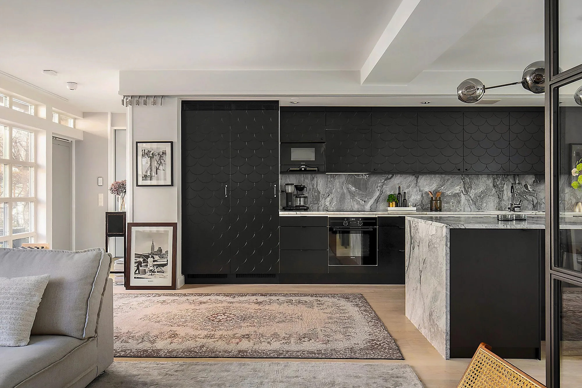 cuisine noire avec îlot décoration contemporaine cuisine noire avec îlot décoration contemporaine