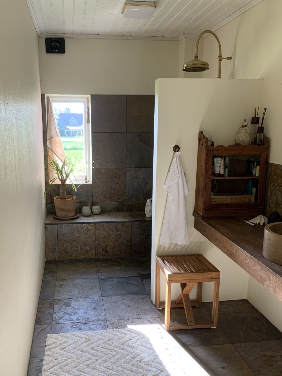 salle de bain rustique chic