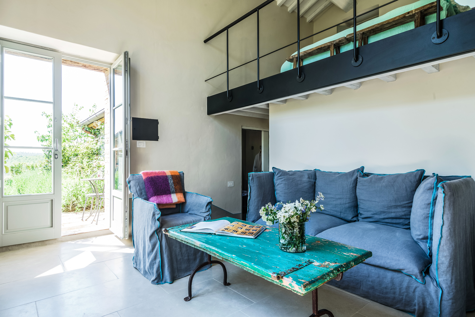 chambre avec mezzanine maison en pierres Toscane
