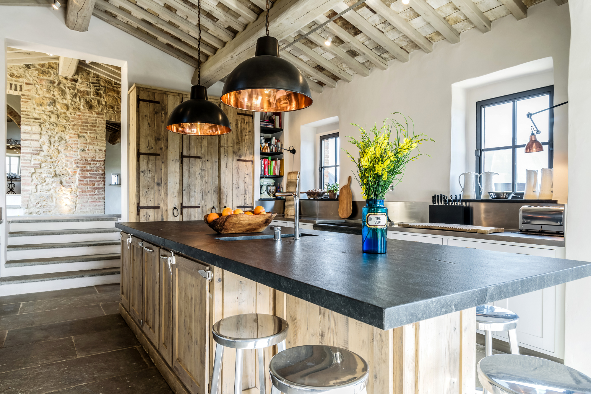 cuisine rustique maison en pierres Toscane