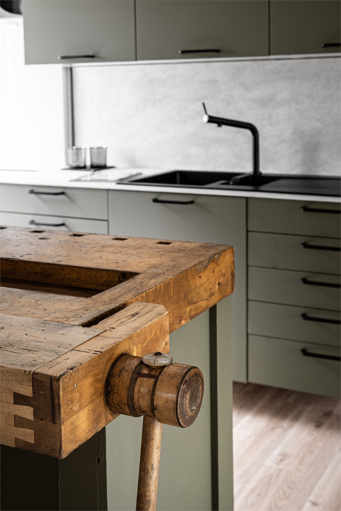 cuisine design avec établi ancien