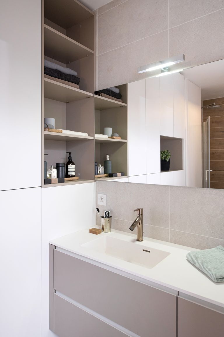 salle de bain design beige
