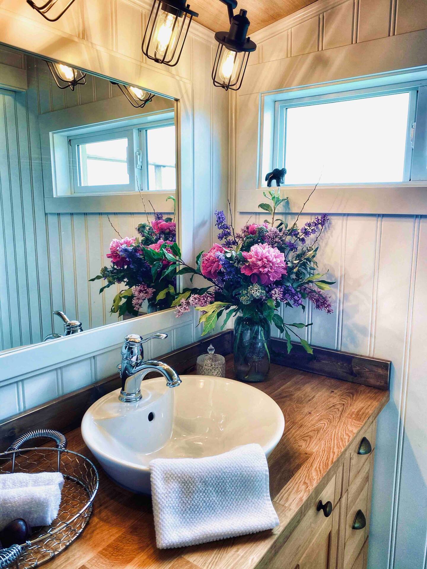salle de bain rustique petite maison en bois