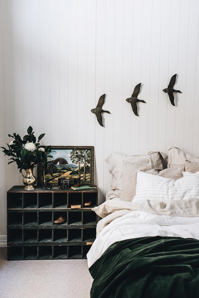 chambre murs lambris blancs