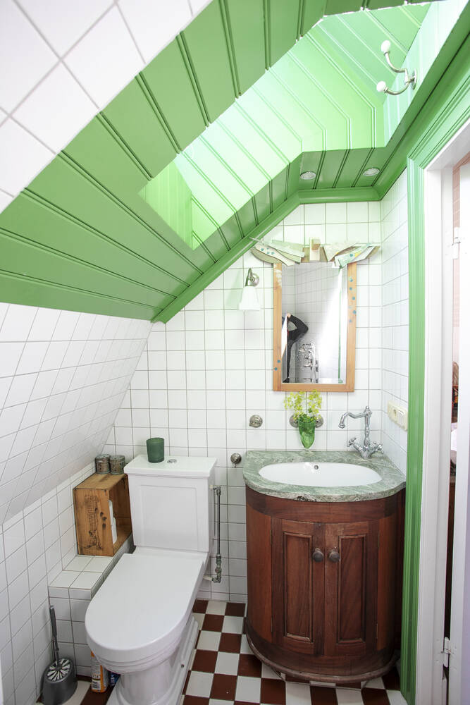 salle de bain sous combles décoration vintage