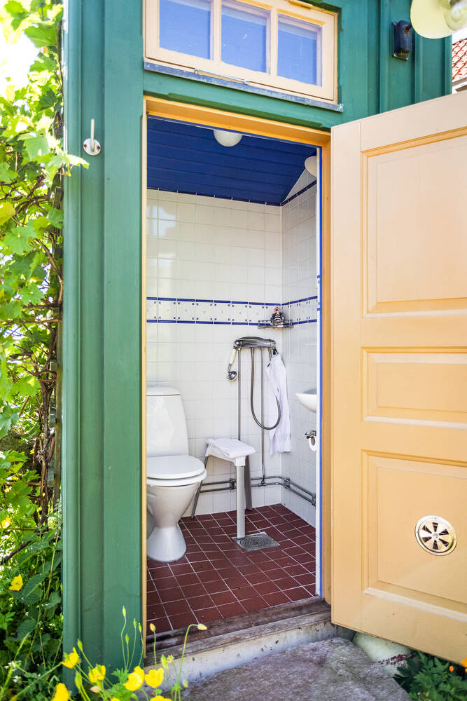 salle de bain dans jardin