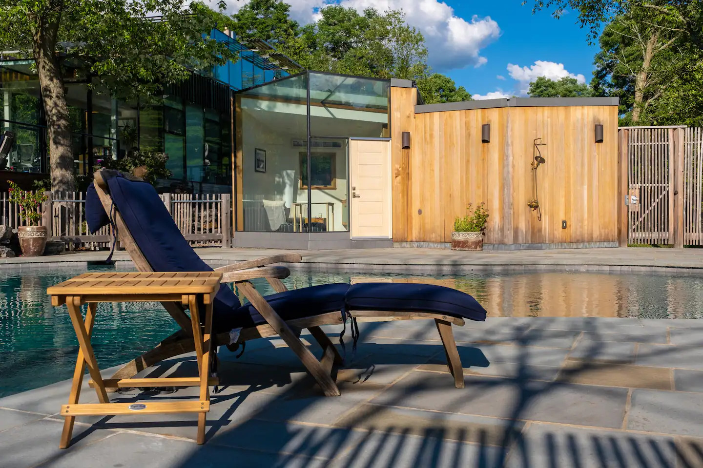 mini maison de verre avec piscine