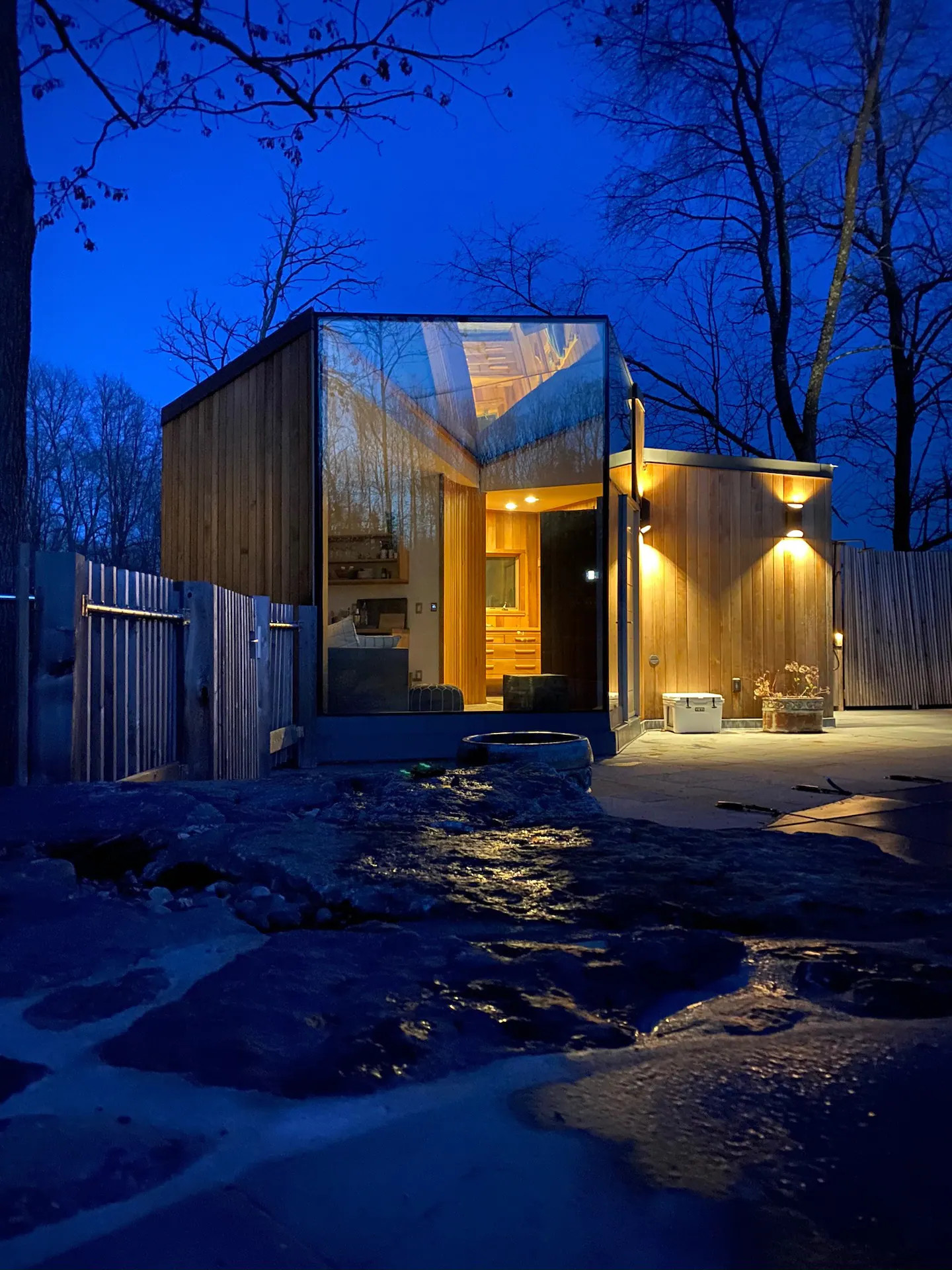 mini maison de verre vue nuit