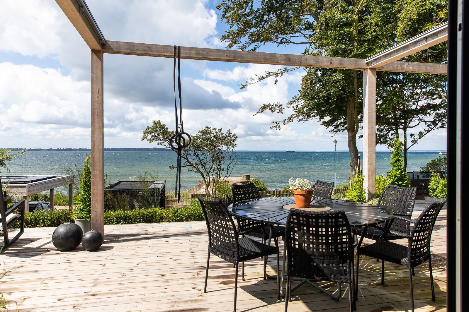 terrasse avec pergola maison en bois