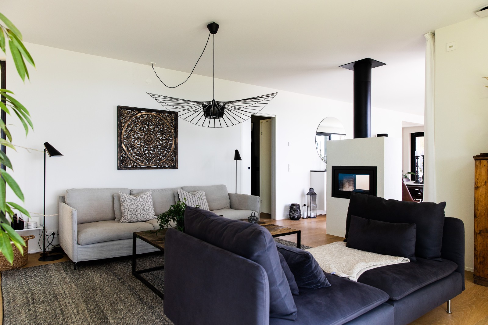 salon avec cheminée décoration design