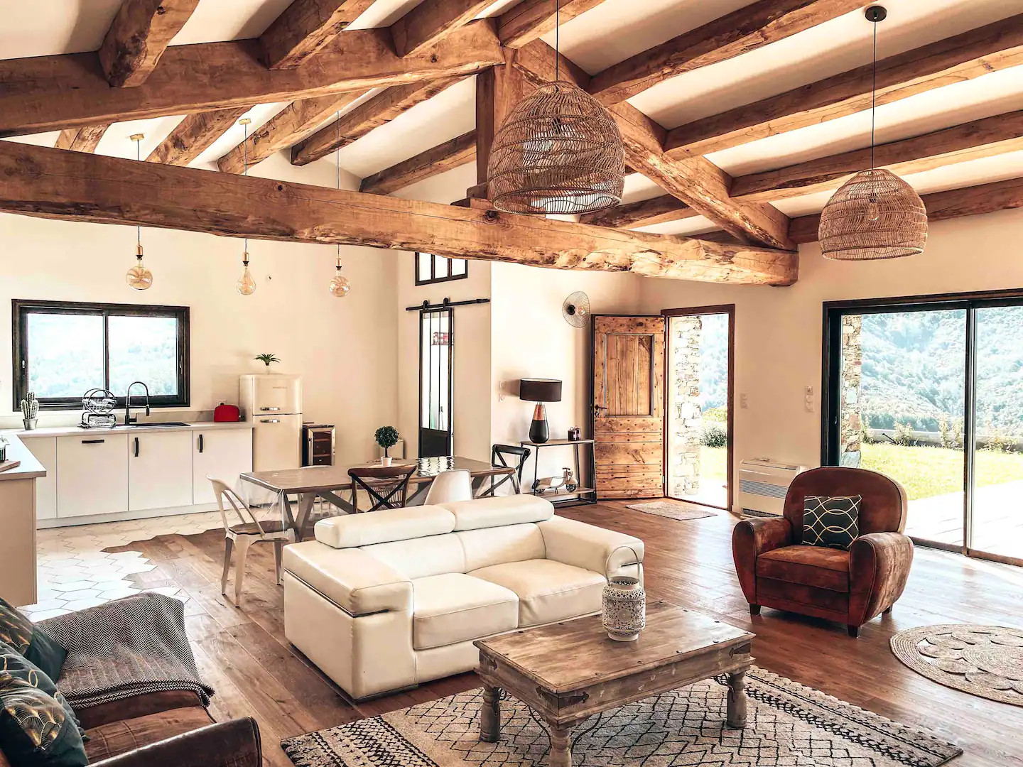 salon avec poutres maison A Voglia Corse