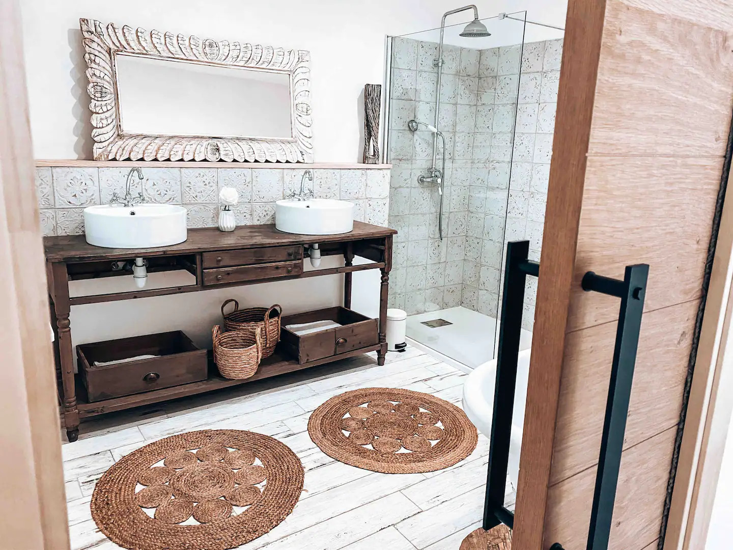 salle de bain rustique chic 