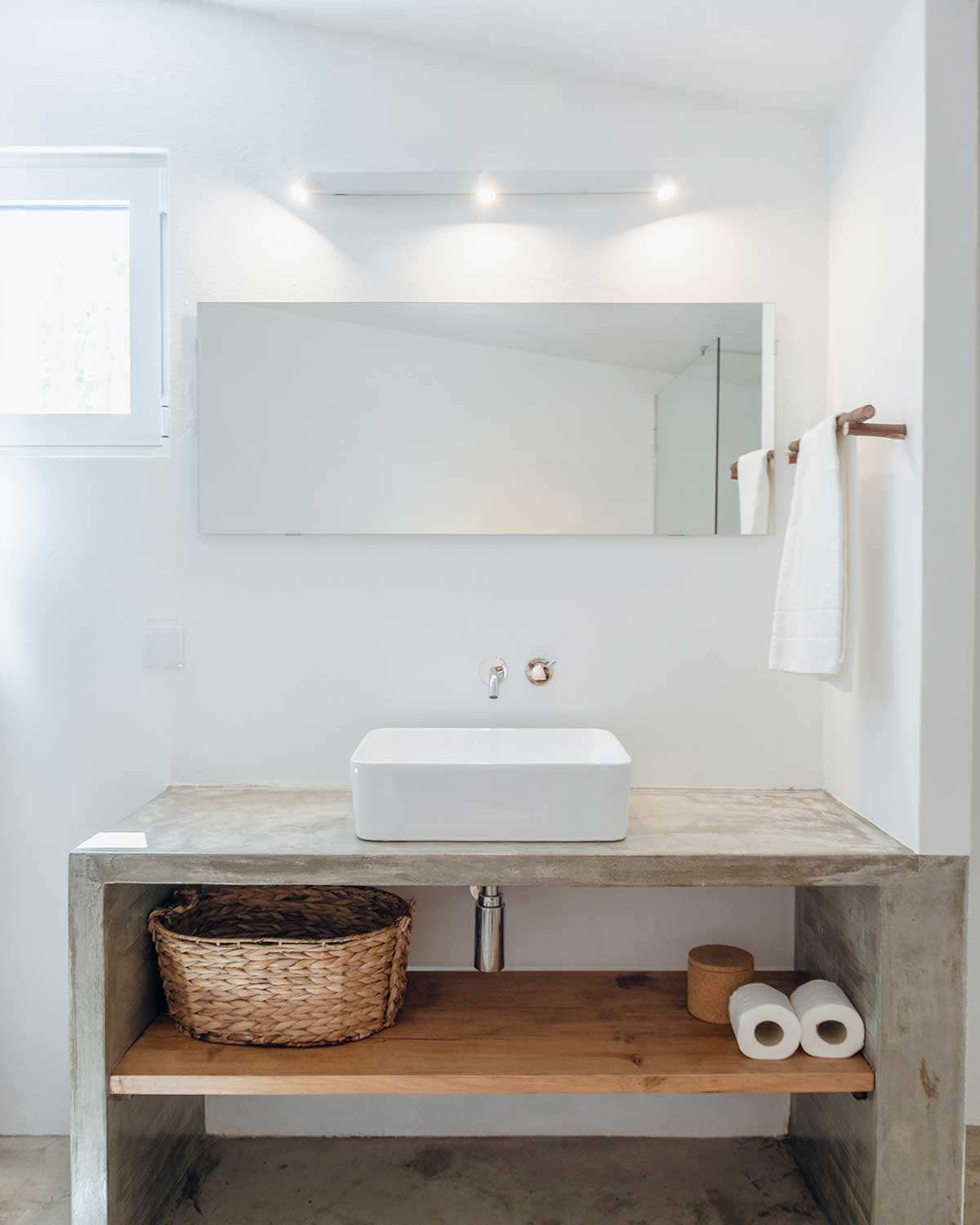 salle de bain minimaliste maison de vacances Comporta salle de bain minimaliste maison de vacances Comporta