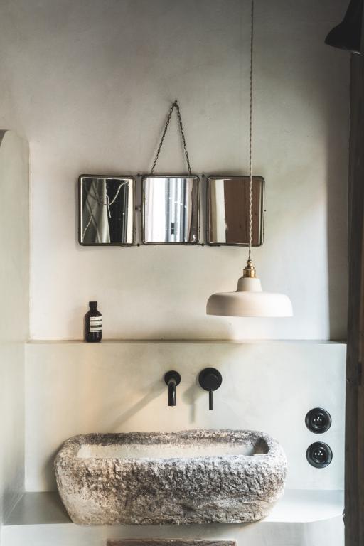 salle de bain vasque en pierre