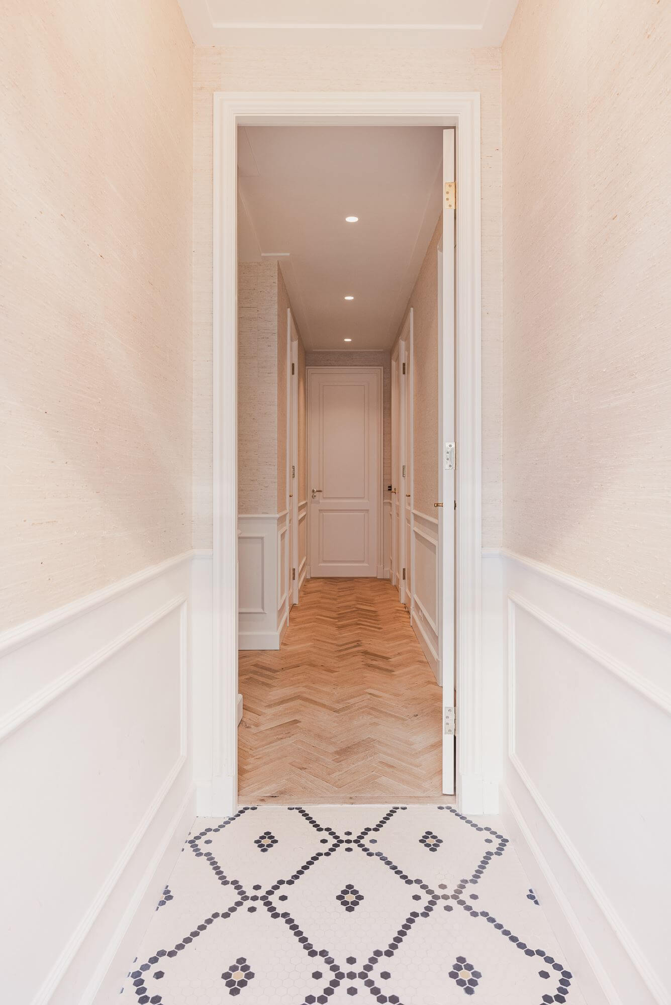 couloir parquet à chevrons couloir parquet à chevrons