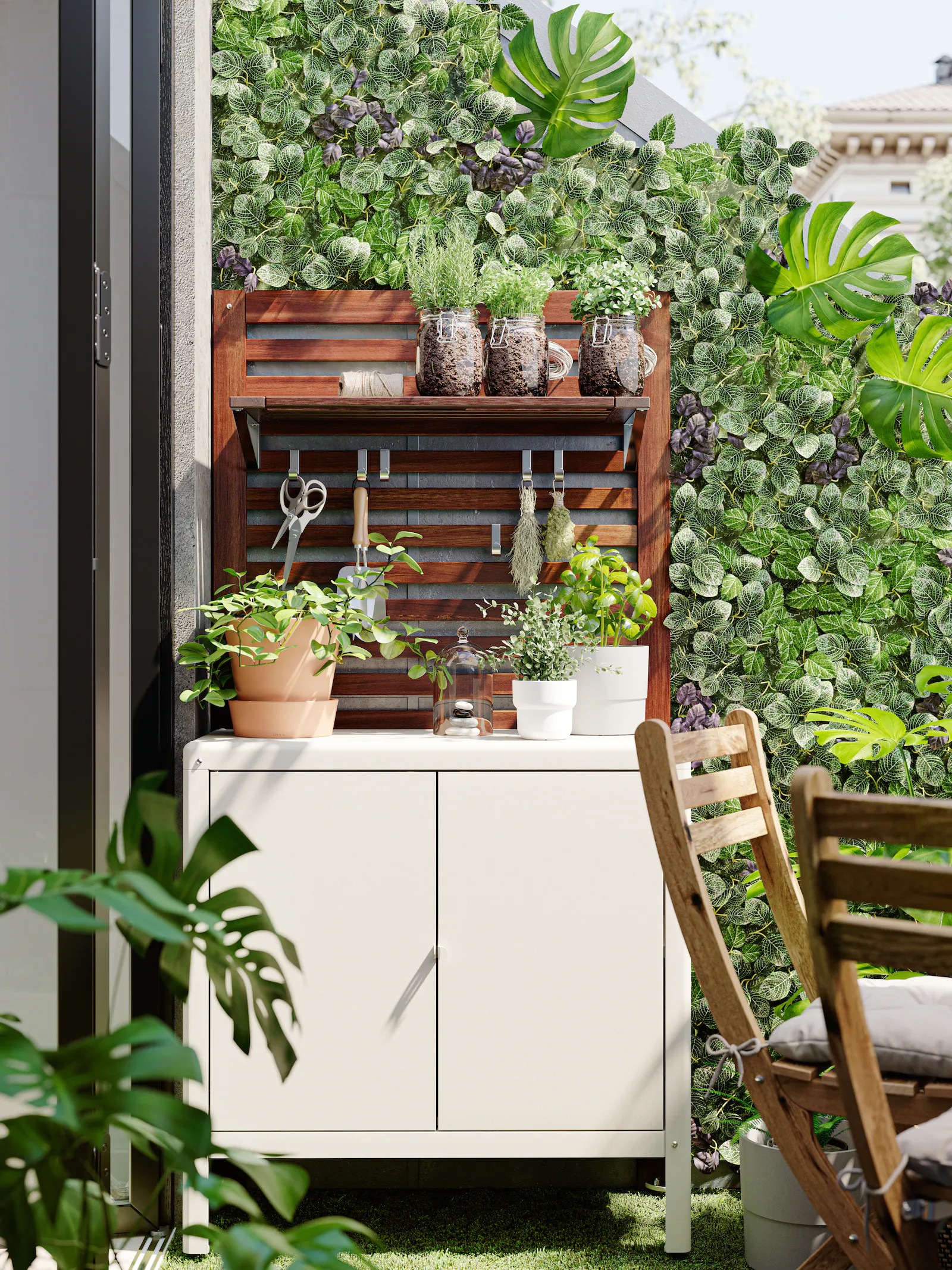aménagement petit balcon par IKEA avec mur végétal aménagement petit balcon par IKEA avec mur végétal