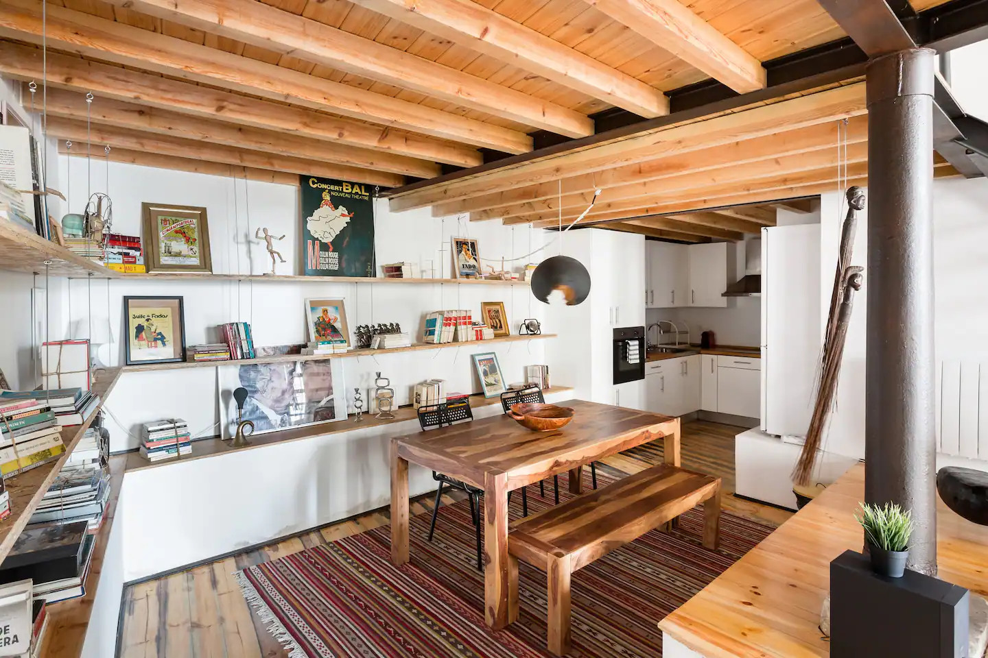salle à manger vintage dans loft