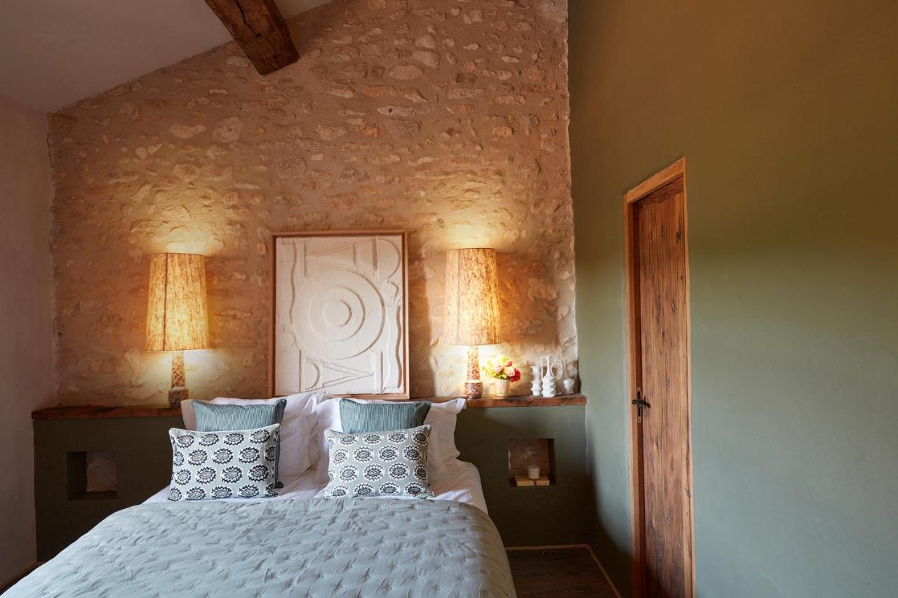 chambre verte maison en pierres Mas Vermentino chambre verte maison en pierres Mas Vermentino
