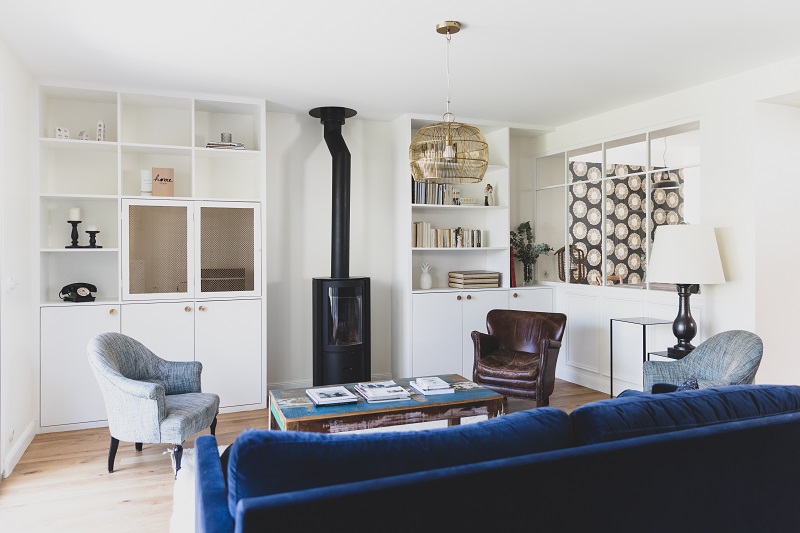 salon avec poêle décoration contemporaine