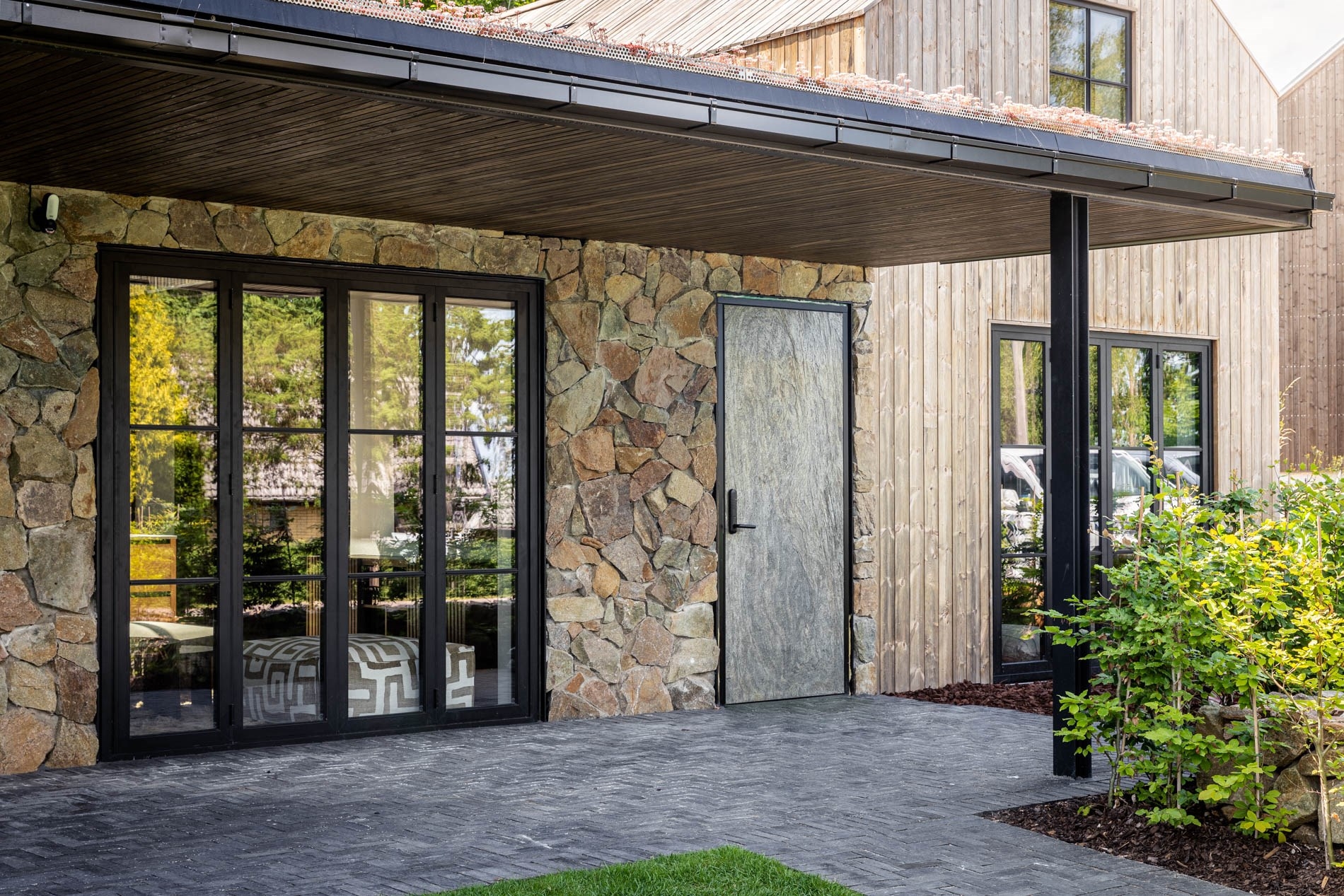 façade maison contemporaine en pierres et bois façade maison contemporaine en pierres et bois