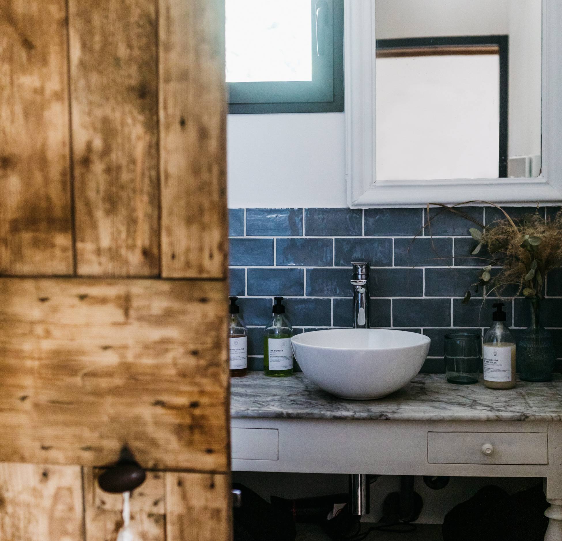 salle de bain bleue