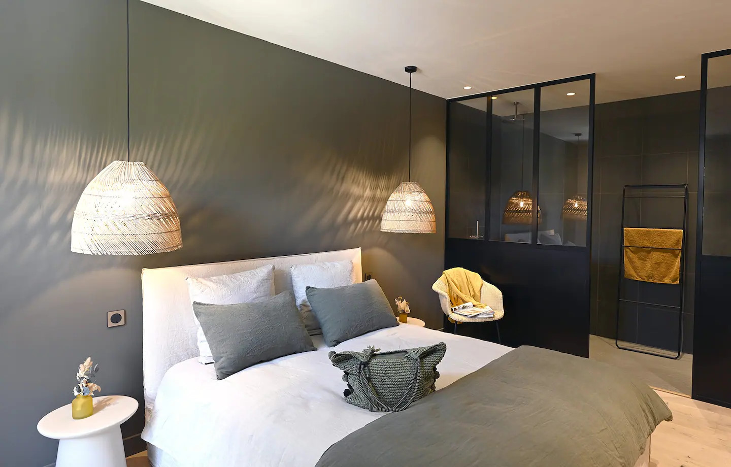 chambre décoration industrielle avec verrière