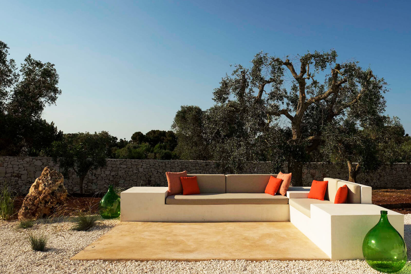 terrasse avec banquette maçonnée trullo