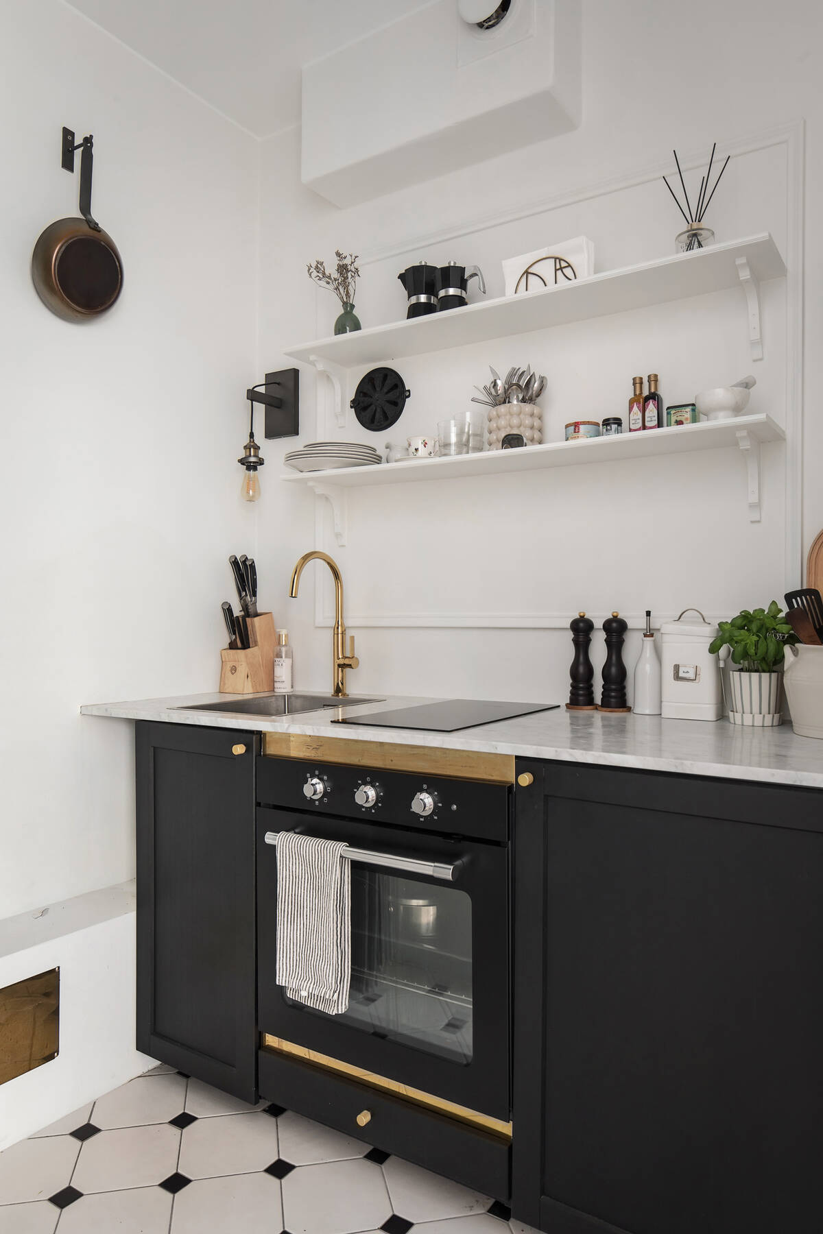 petite cuisine noire sans fenêtre petite cuisine noire sans fenêtre