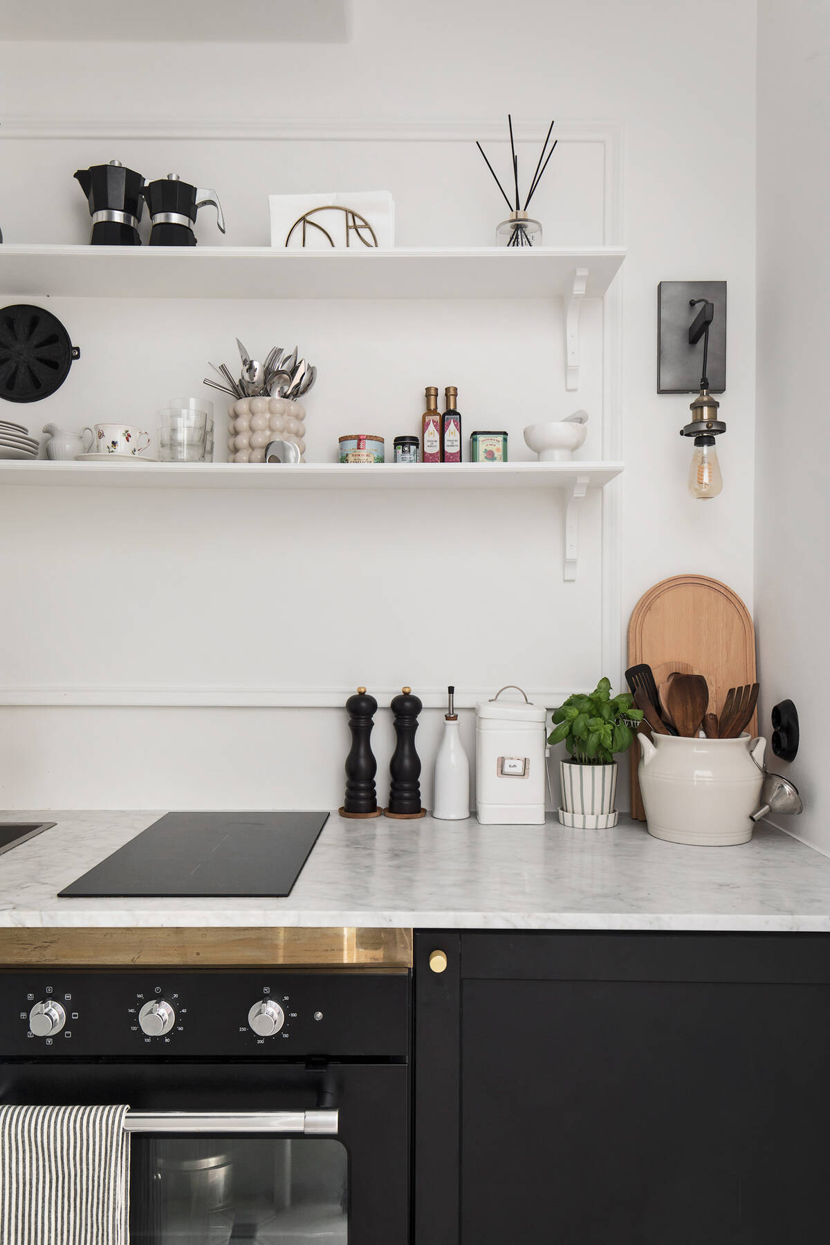 petite cuisine noire sans fenêtre petite cuisine noire sans fenêtre