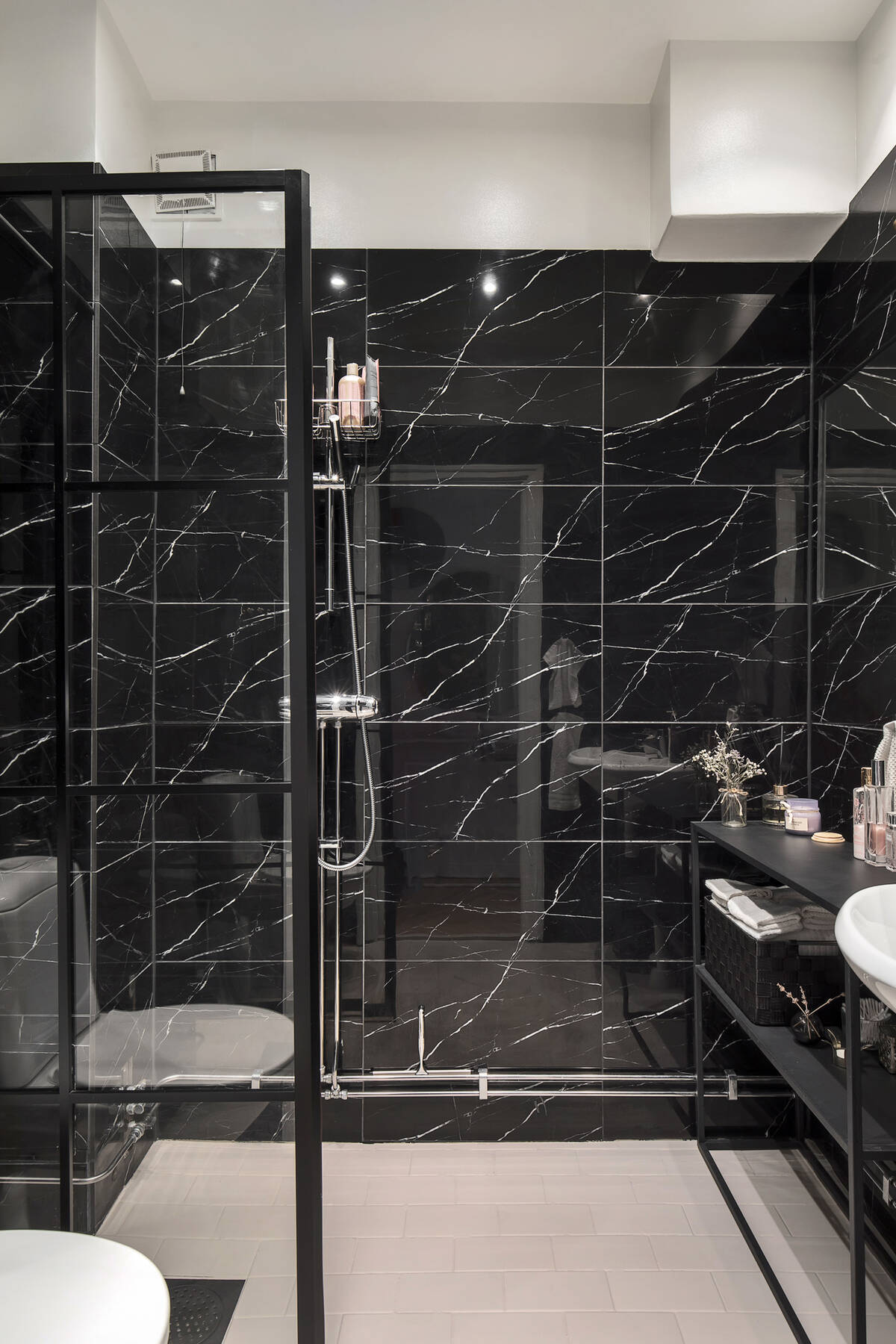 salle de bain marbre noir décoration contemporaine salle de bain marbre noir décoration contemporaine