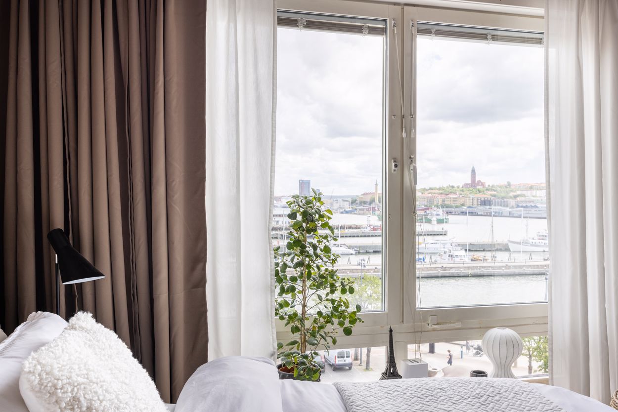 chambre avec vue sur le port