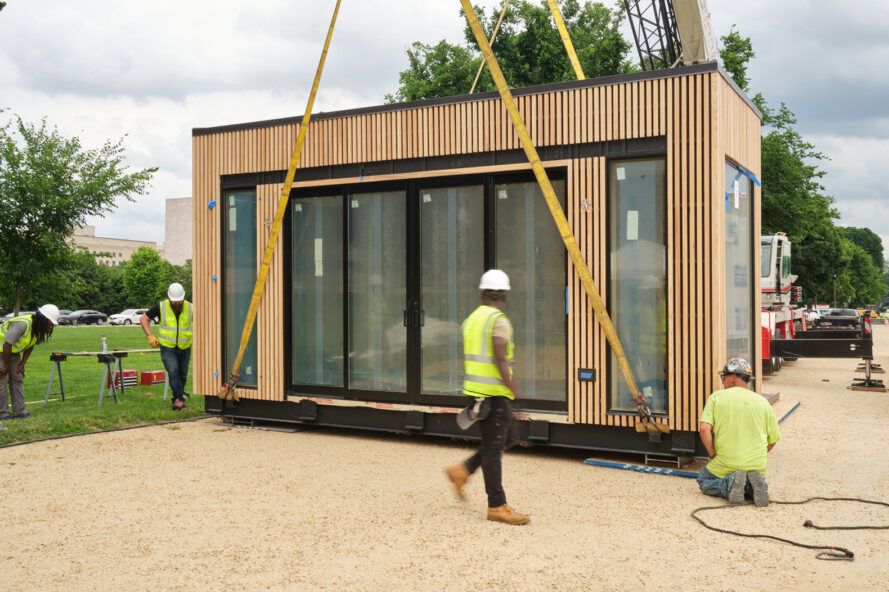 livraison par grue mini maison