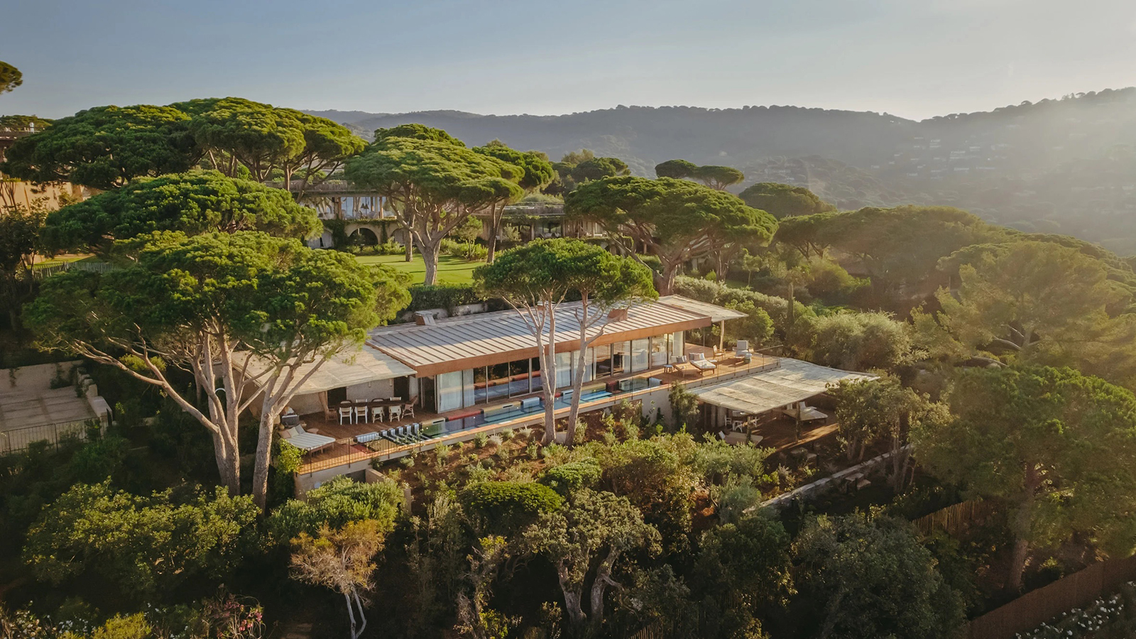 Villa W avec piscine décoration contemporaine