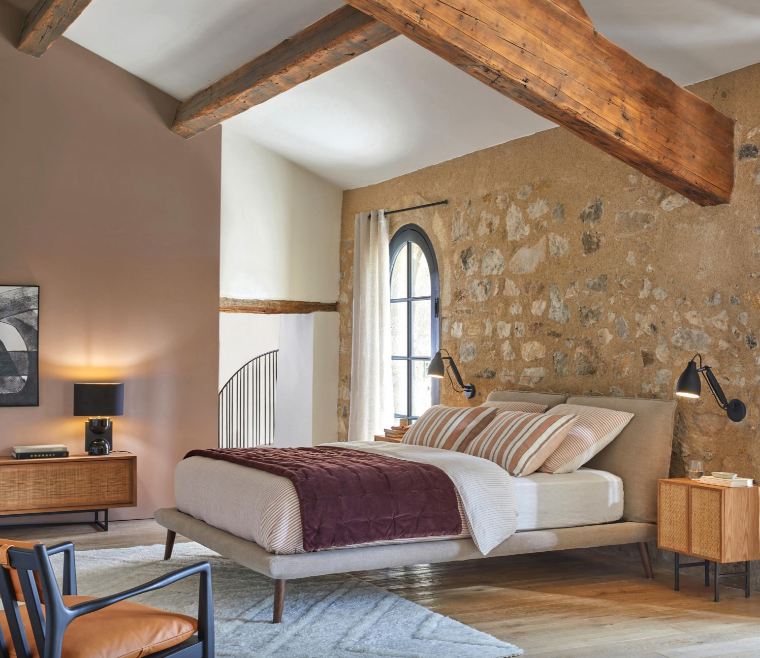 chambre mur de pierre