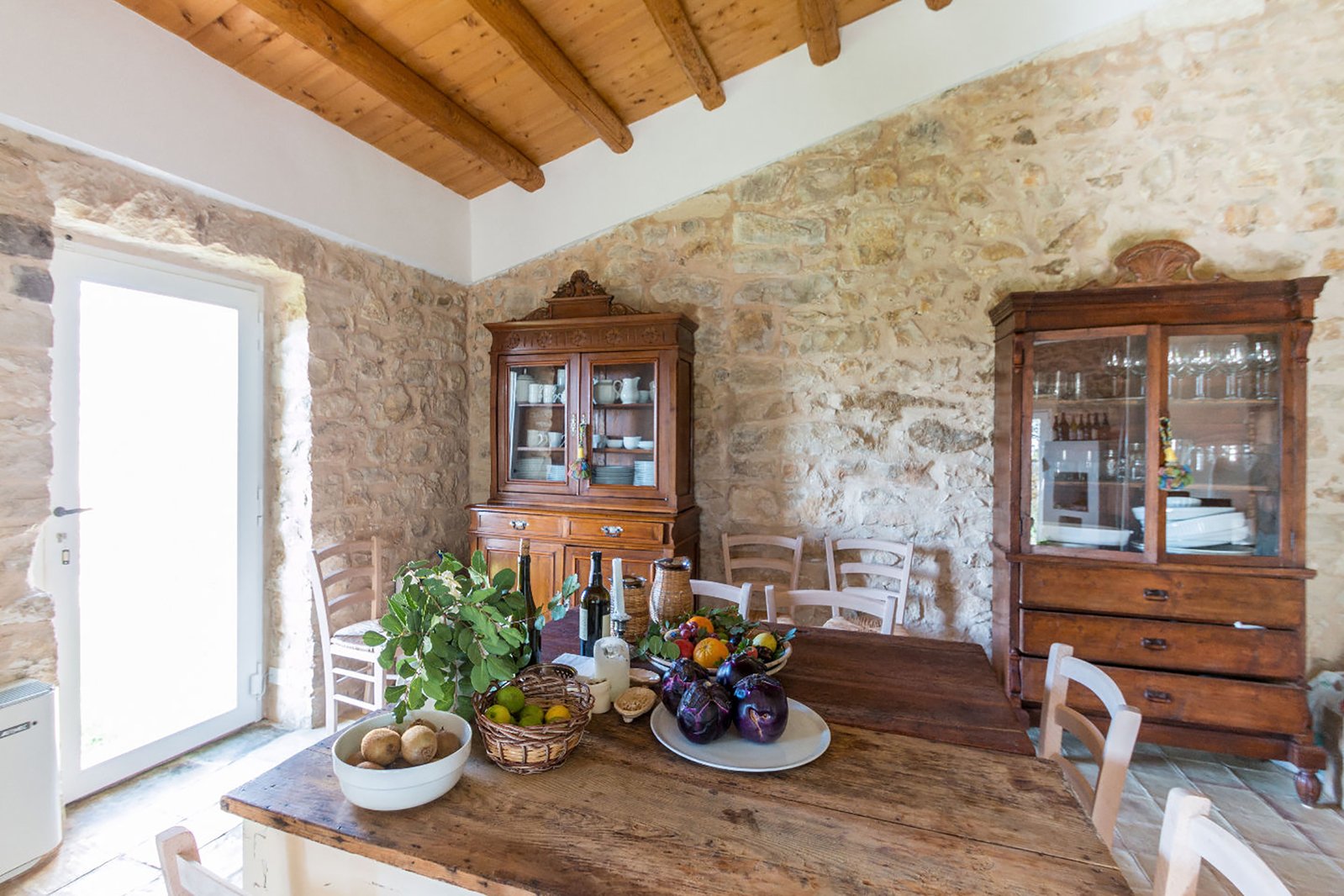 cuisine rustique maison en pierres Baglio Occhipinti cuisine rustique maison en pierres Baglio Occhipinti