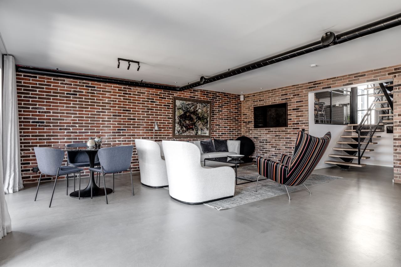salon murs de briques