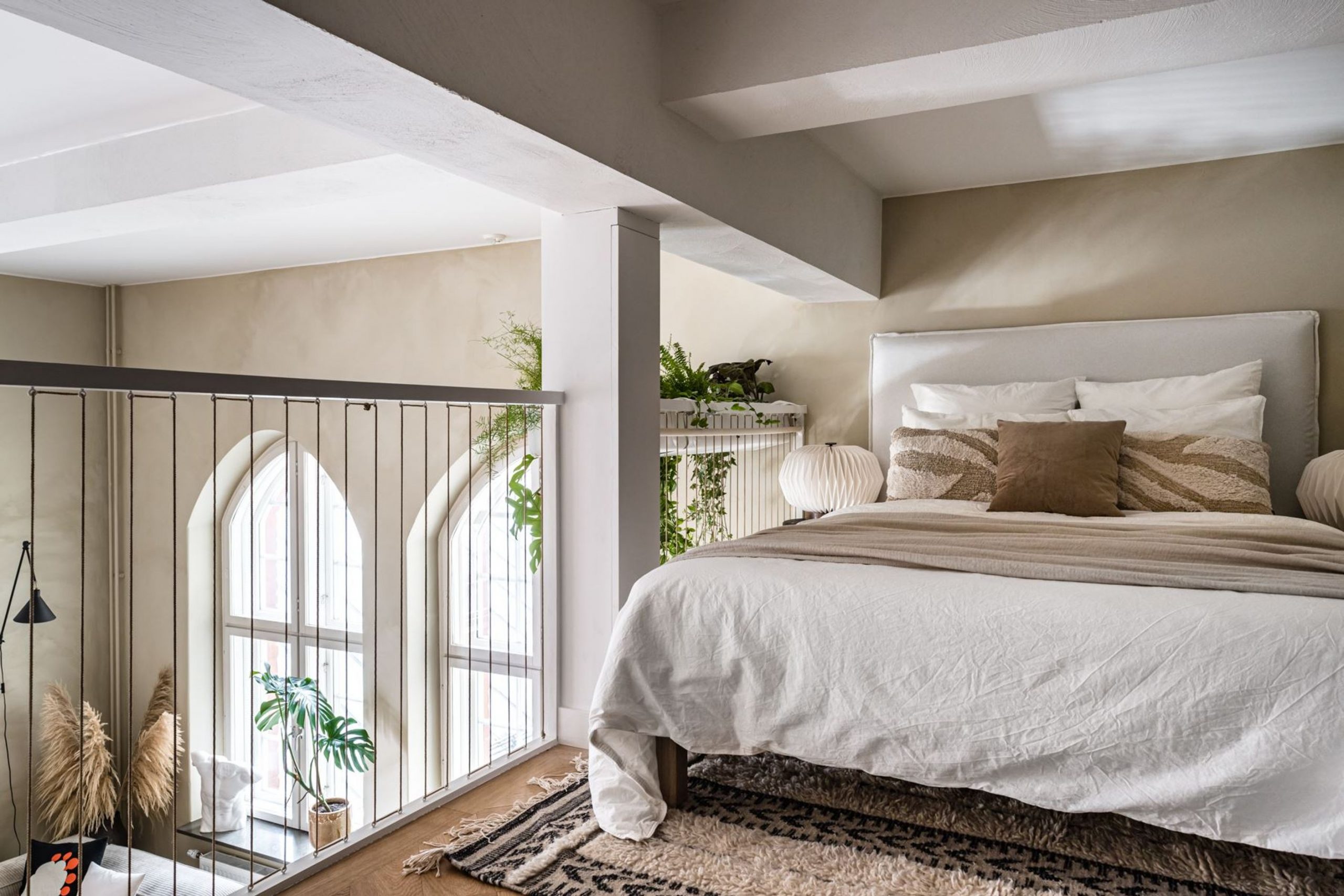 lit sur mezzanine