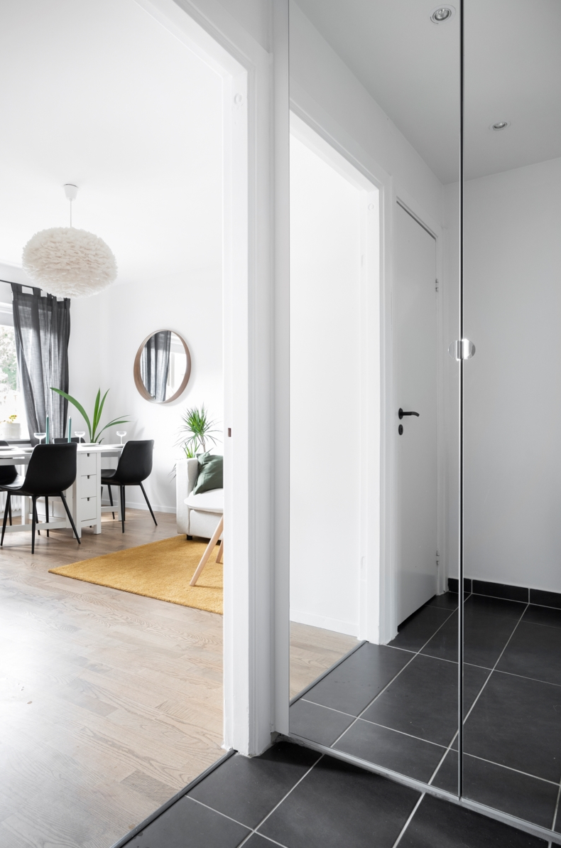 entrée avec placard miroir studio de 26m2 entrée avec placard miroir studio de 26m2