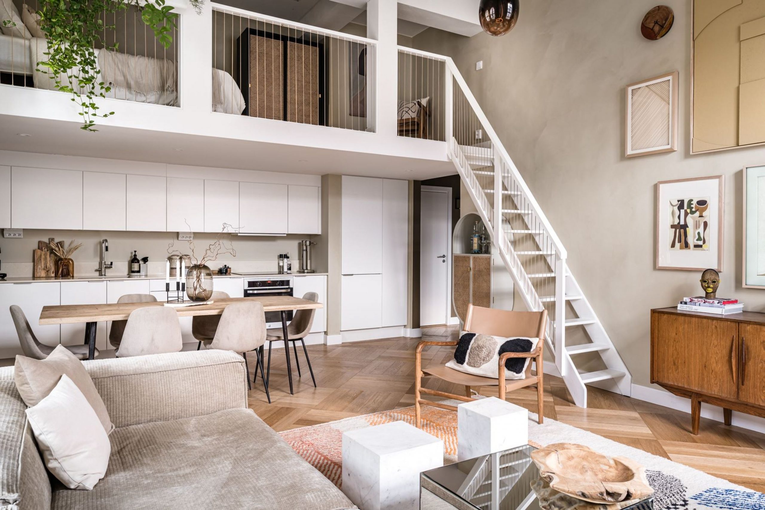 salon avec mezzanine