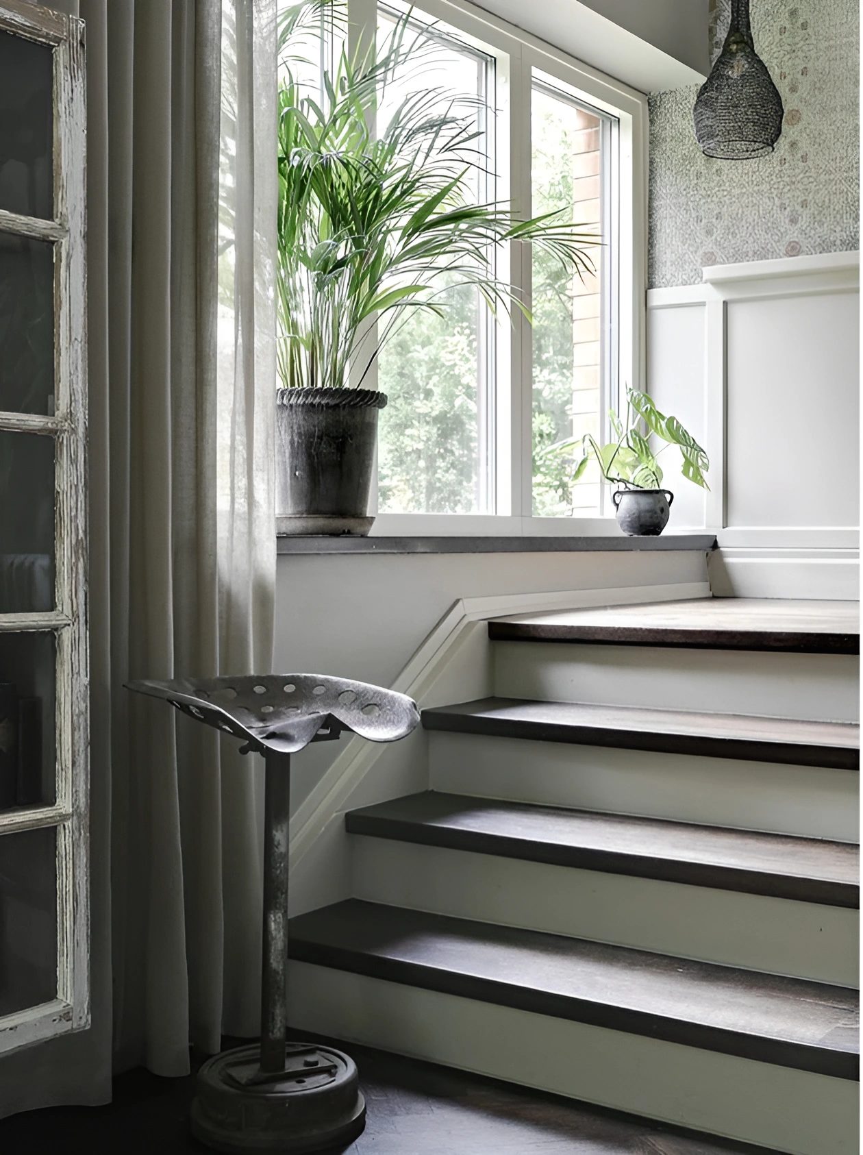 escalier avec papier-peint escalier avec papier-peint