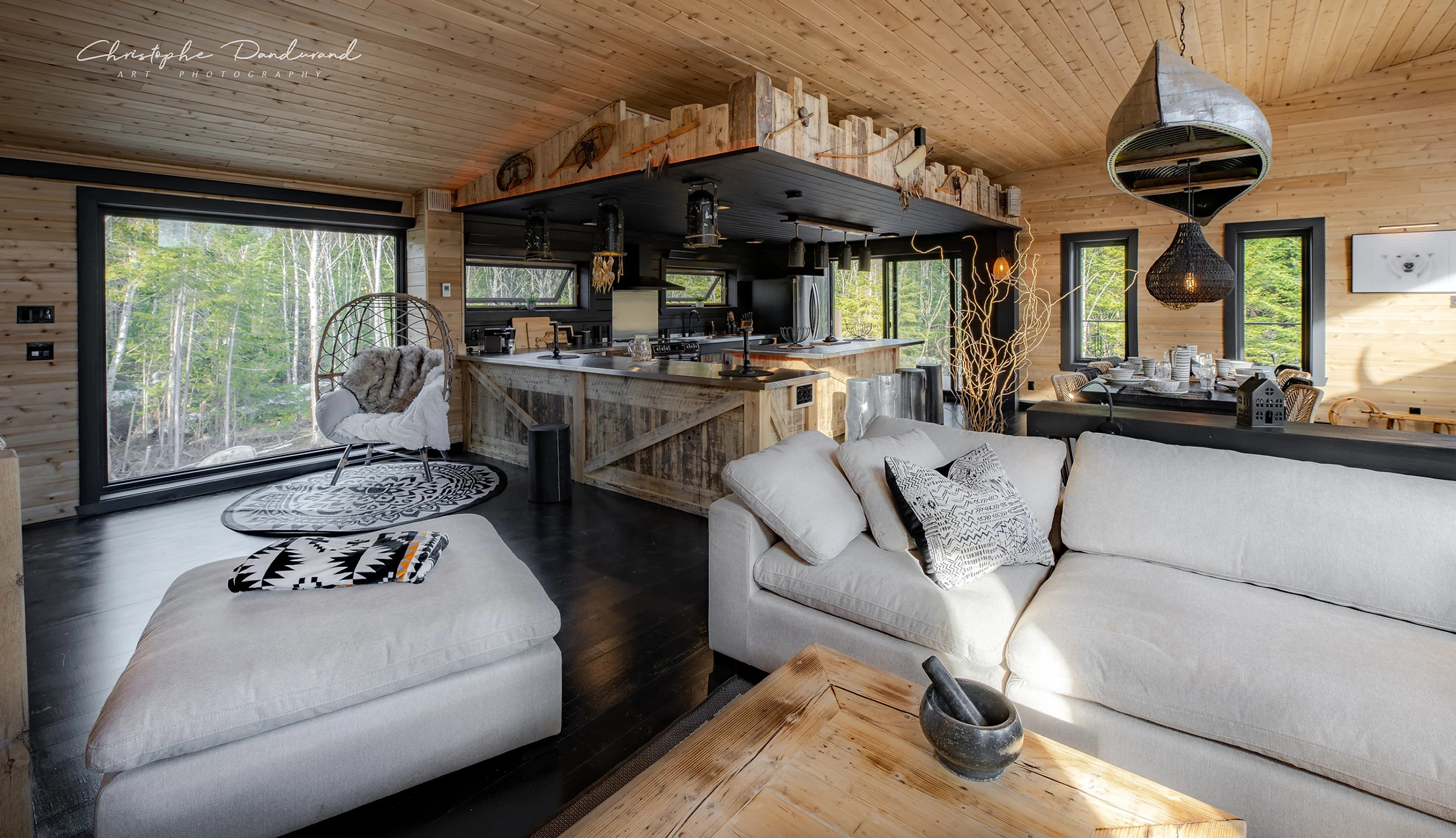 salon décoration contemporaine chalet le Tipee Canada