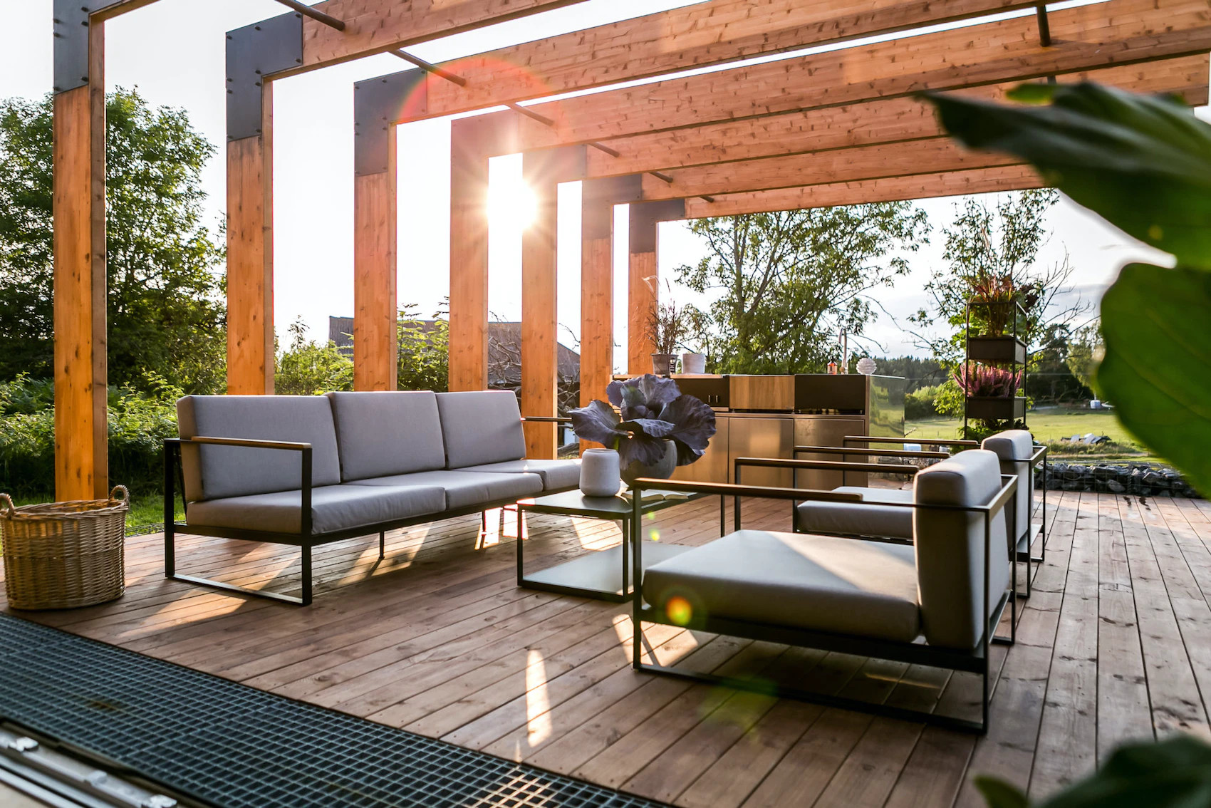 terrasse maison container avec pergola bois