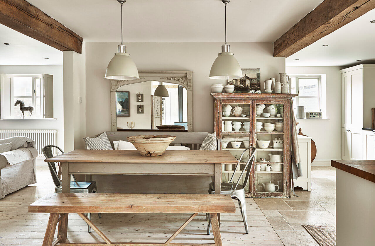 salle à manger décoration rustique beige