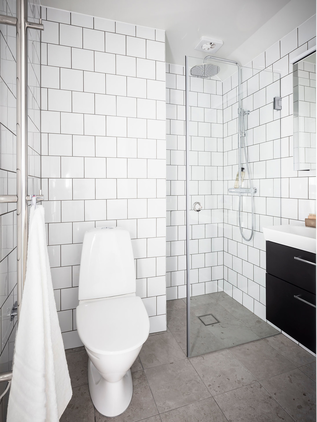 salle de bain carrelage blanc