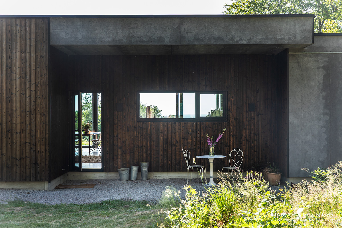 entrée maison design en bois