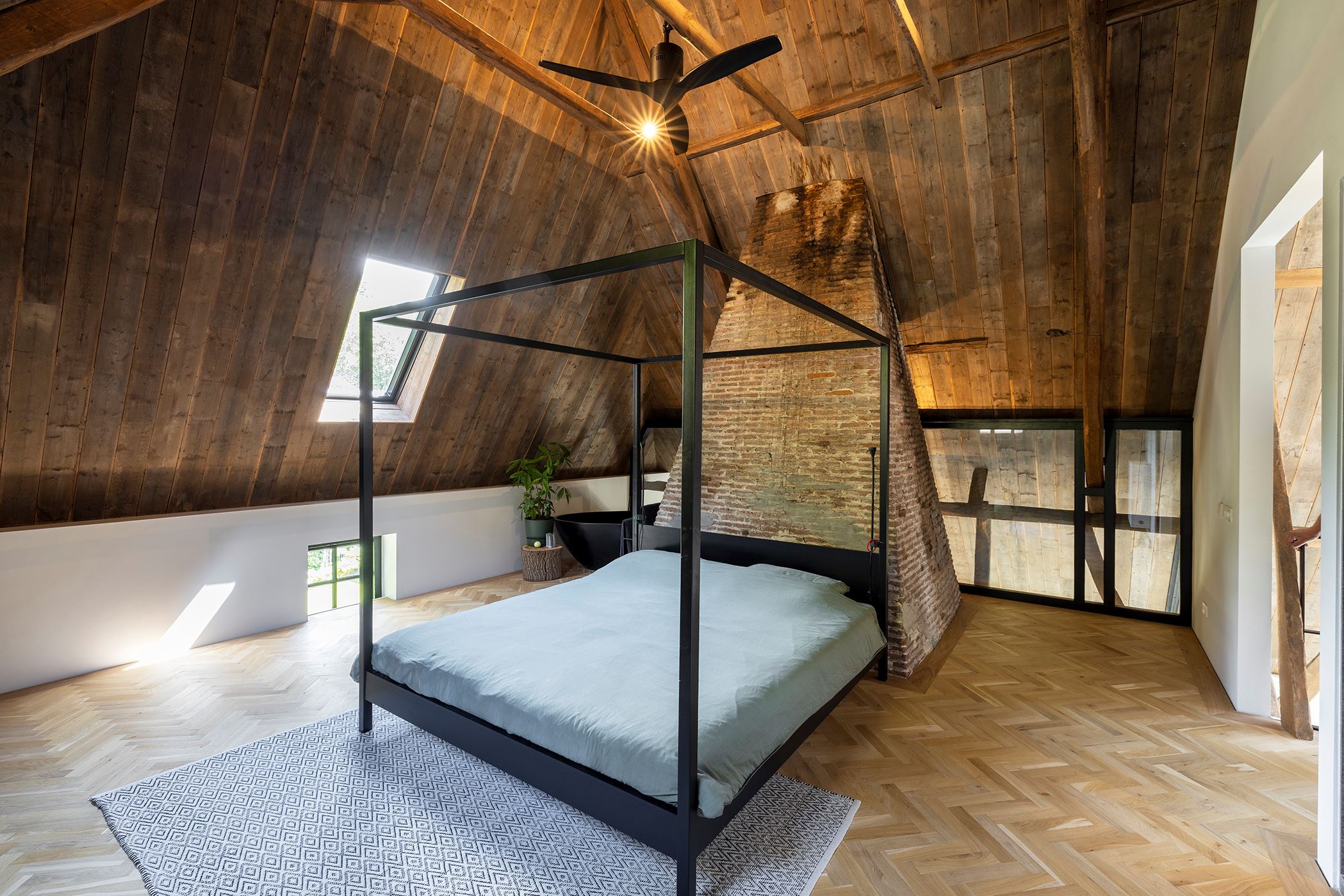 chambre sous combles ferme ancienne rénovée