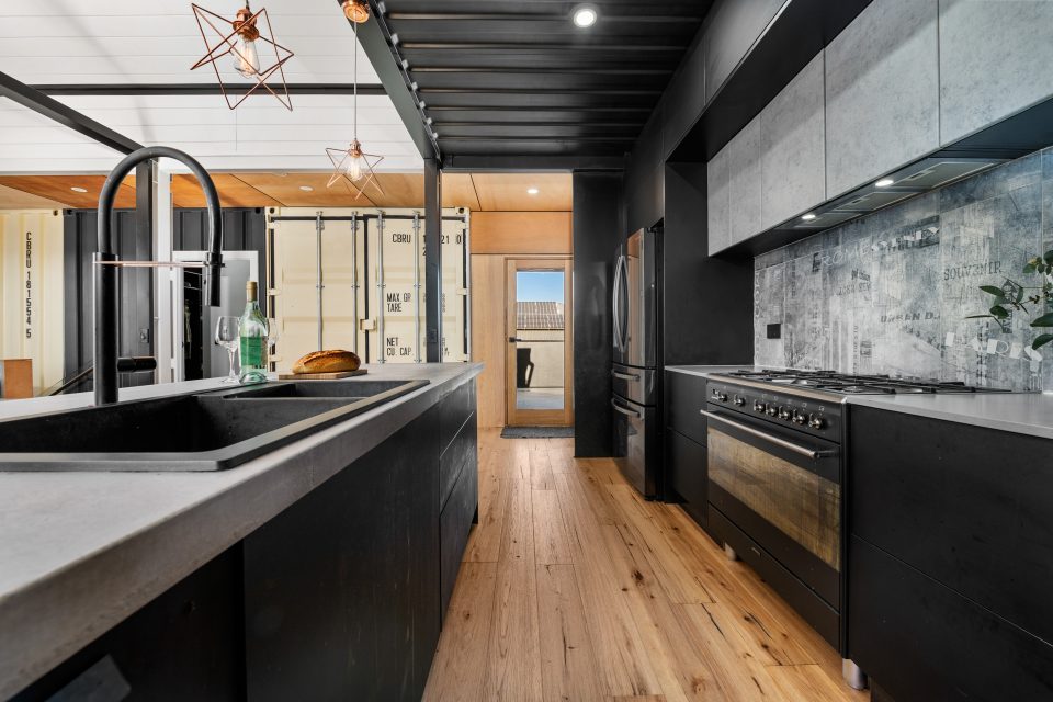 cuisine design noire maison container familiale cuisine design noire maison container familiale