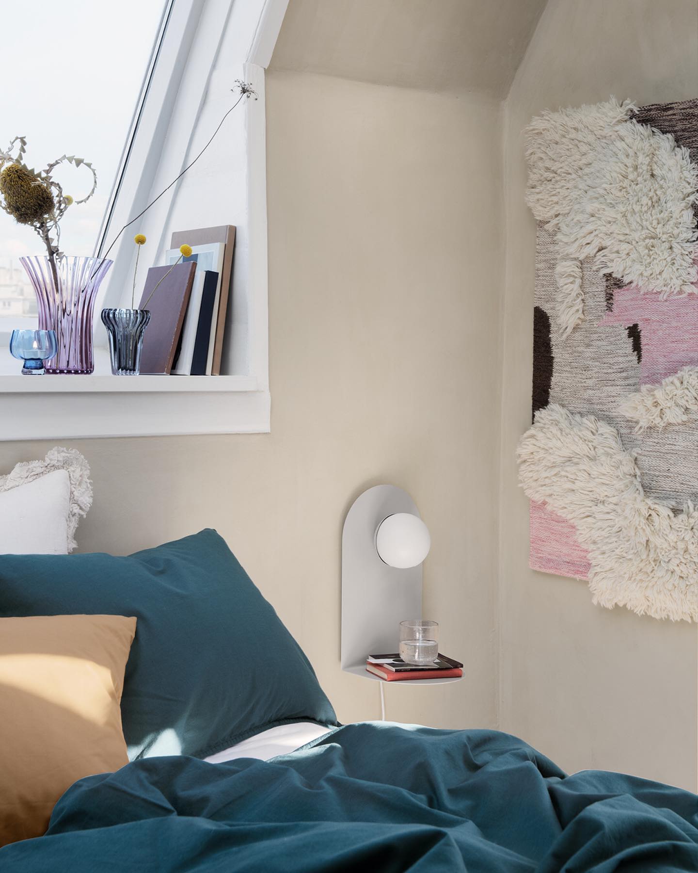 chevet suspendu pour petit espace H&M Home